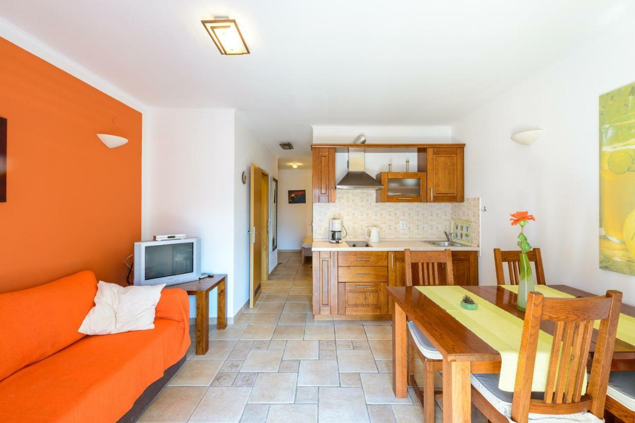 קאבטאט Apartments Petar מראה חיצוני תמונה
