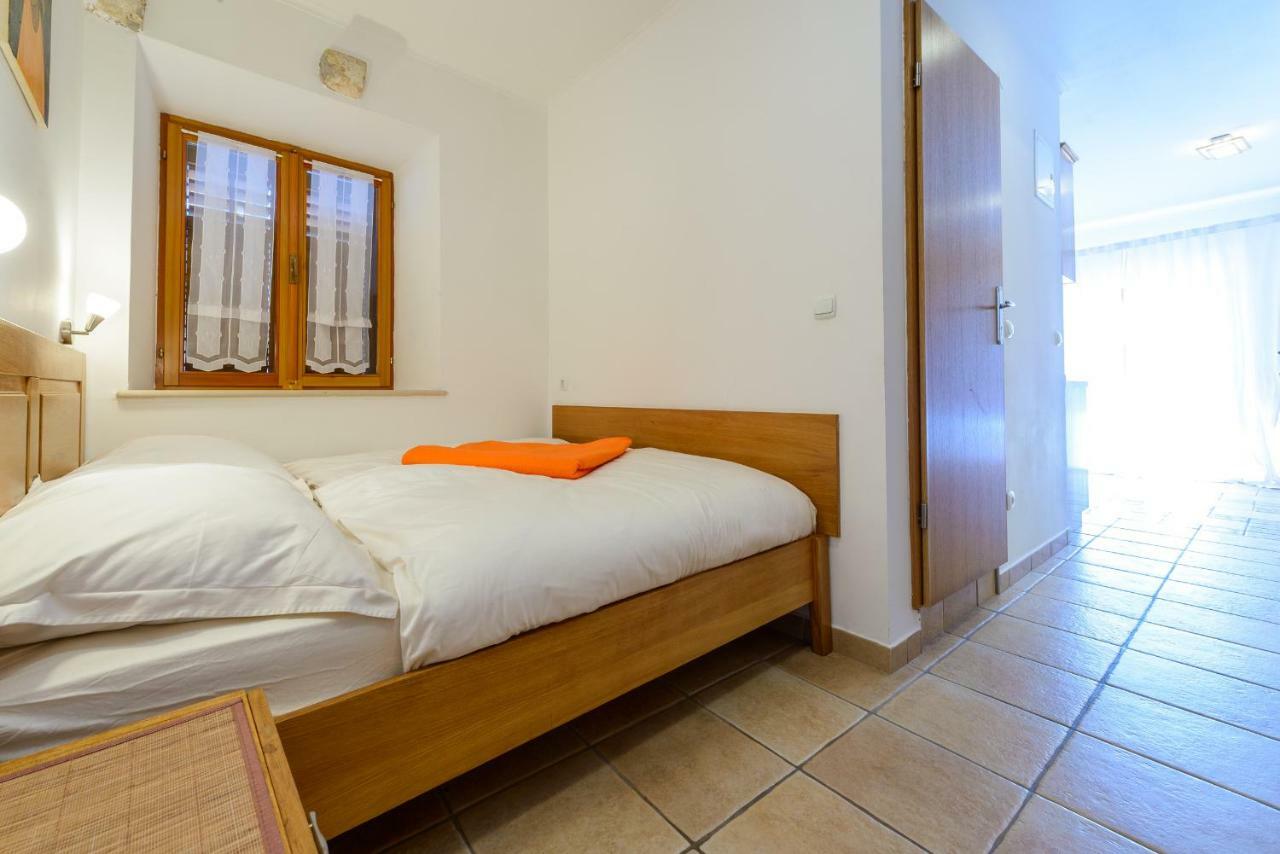 קאבטאט Apartments Petar מראה חיצוני תמונה